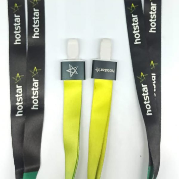MULTICOLOR TAG WITH BRANDING ON HOOK